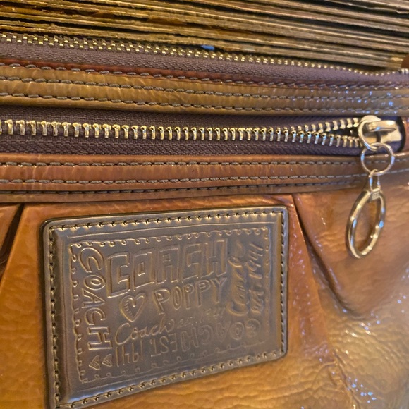 💜 Coach poppy wrislet with 2 hang tags 🏷️ 🏷️ 💜 - Picture 3 of 15